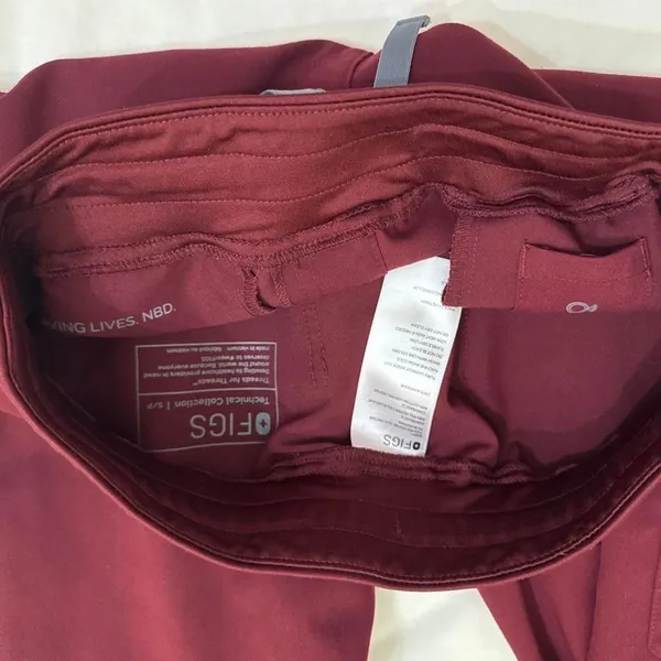 FIGS Burgundy Scrub Top/pants - Image 5