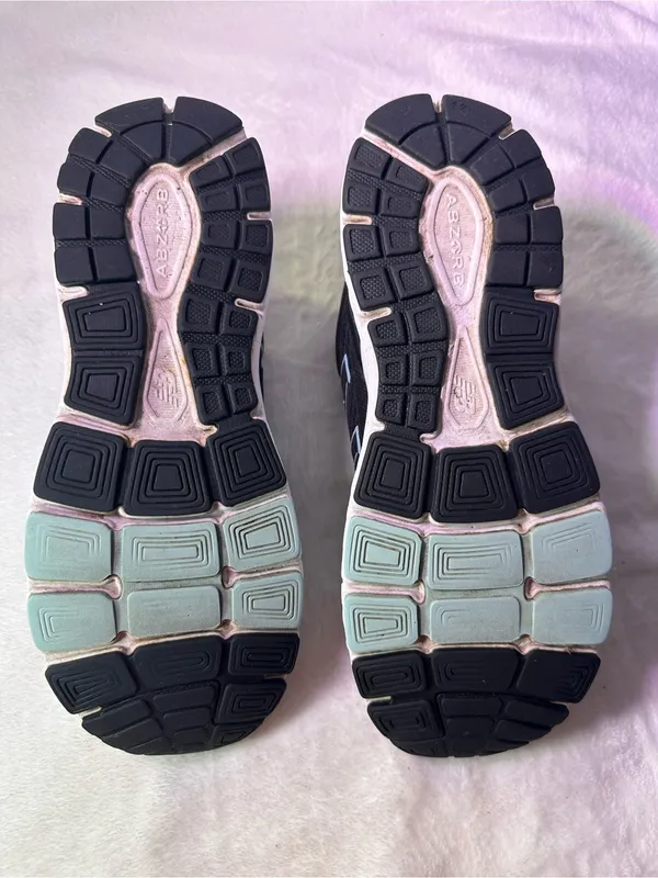 New Balance Black Sneakers with Light Blue Accents - Image 8