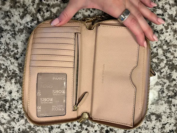 Michael Kors Wallet Wristlet - Image 4