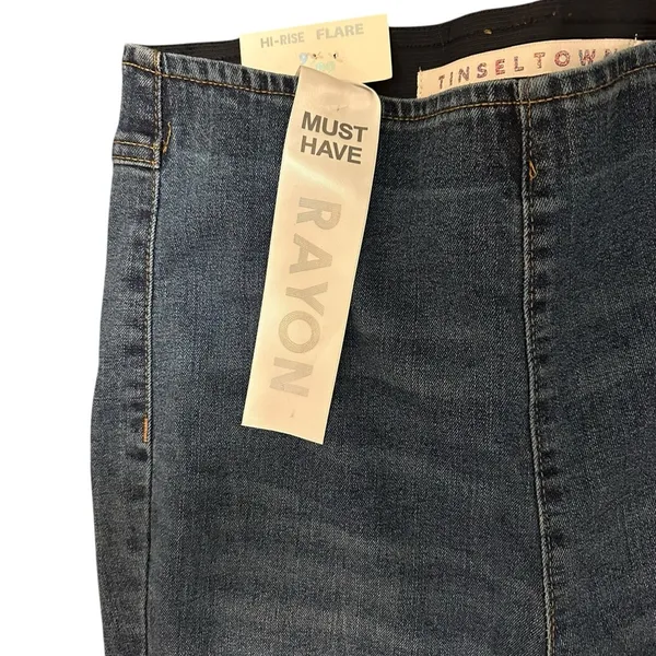 Women's Flared navy JeansNWT By‎ Tinseltown - Image 2