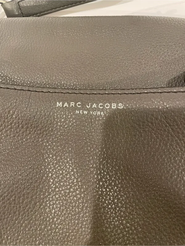 Marc Jacobs Empire Crossbody Bag Gray Pebbled Leather Purse - Image 12