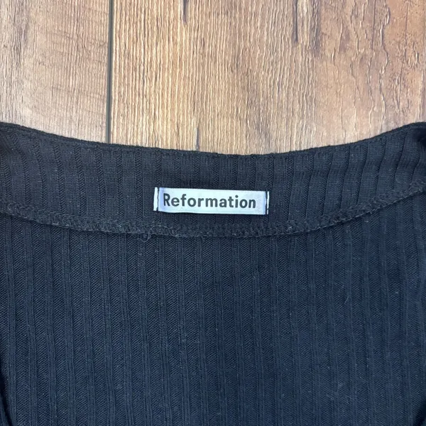 Reformation The Gellar Black Ribbed Button Front Bell Sleeve Crop Top Womens L - Image 3
