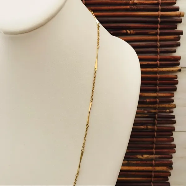 Avon Delicate Chain Necklace Gold Tone - Image 2
