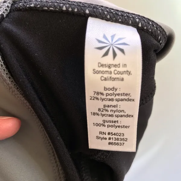 Athleta size small grey/ black‎ leggings They are in great condition - Image 8