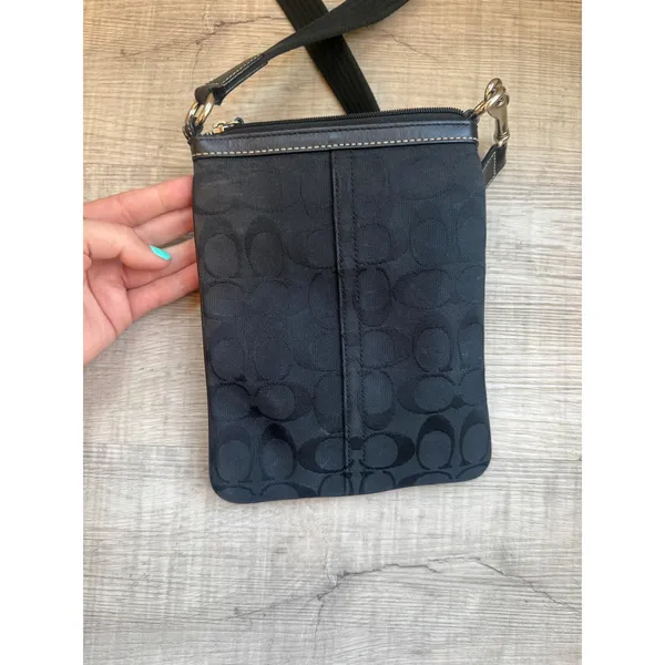 Coach Signature Black Jacquard Crossbody Swingpack Bag - Image 3