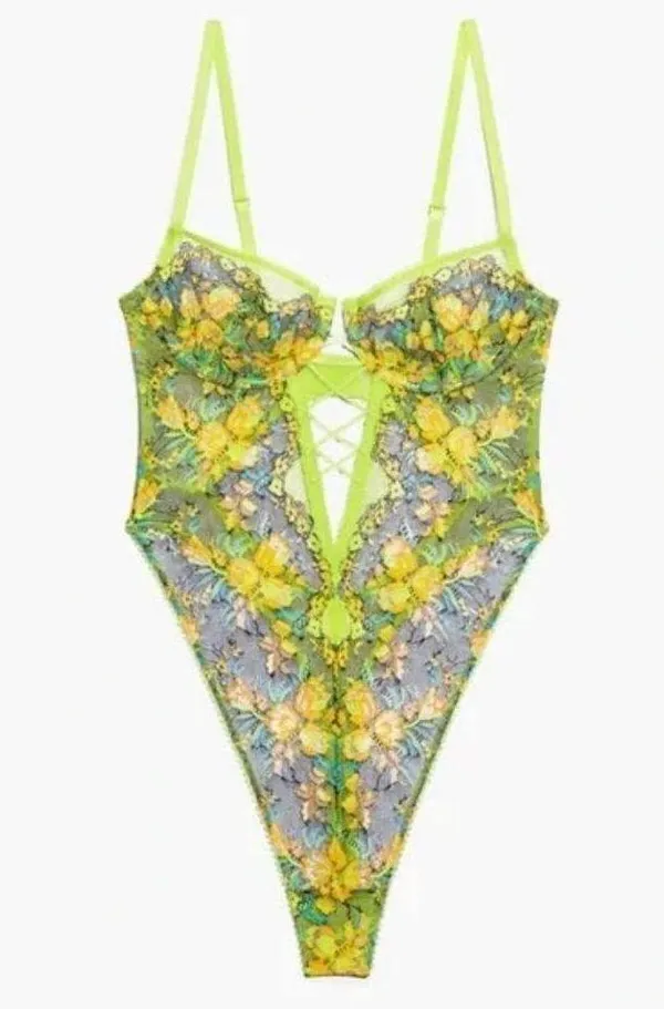 Savage X Fenty by Rihanna Sweetheart Lace Thong Teddy Women’s M, 8/10 Wild Bunch - Image 4