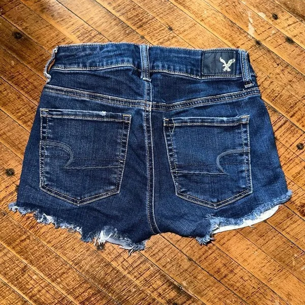 American Eagle distressed hi-rise 0 raw hem denim shorts - Image 2