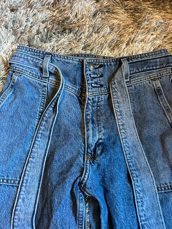 Mom Jeans - Image 2