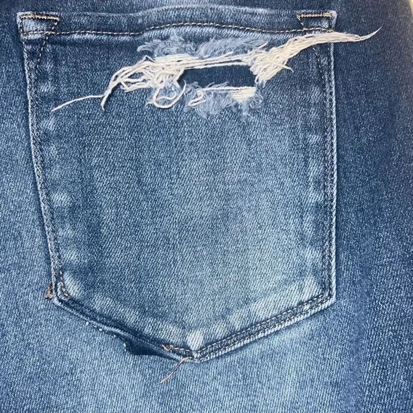 ✨KanCan™ Straight High Rise Ripped Sz 32 Jeans✨ - Image 6