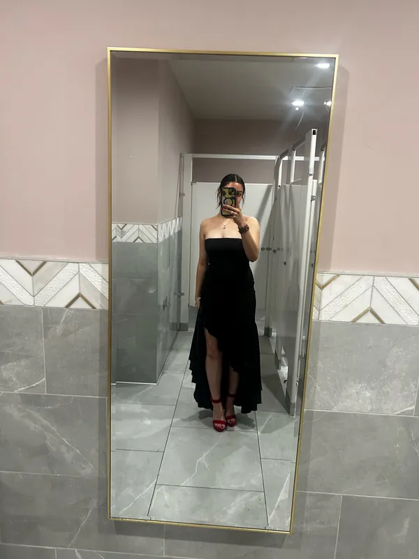 Black prom dress ruffle slit - Image 5