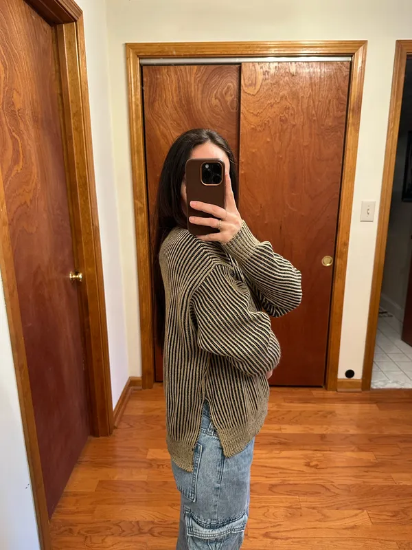 Vestique Oversized Sweater - Image 2