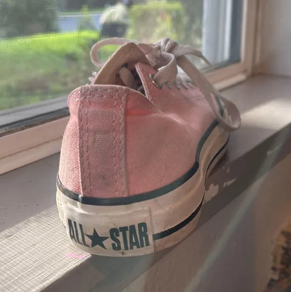 Pink Low top  💗 - Image 2