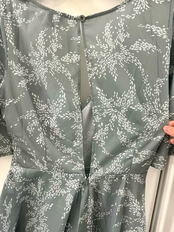 NWT Princess Polly Louie Sage Romper 8 - Image 5