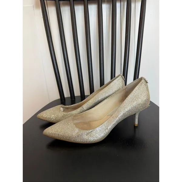 Michael Kors Alina flex kitten heel pump silver gold metallic heel size 7 - Image 4
