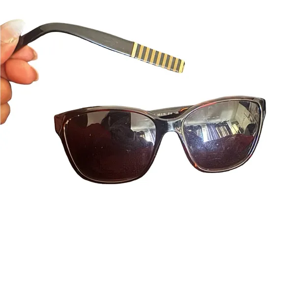 Authentic Fendi Black and Gold Striped Sunglass broken - Image 3