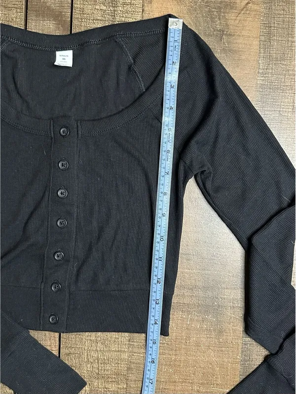 Hollister Black Ribbed Button-Up Long Sleeve Top With Thumb Holes - Image 5