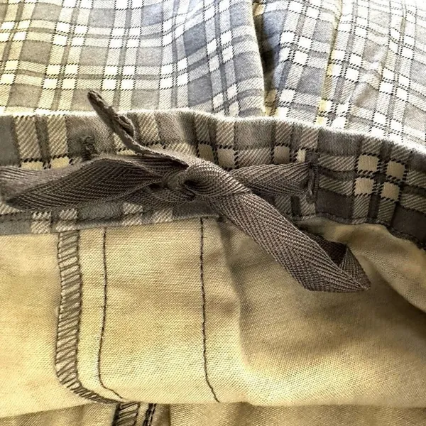 Uniqlo grey check  cropped drawstring pants - Image 6