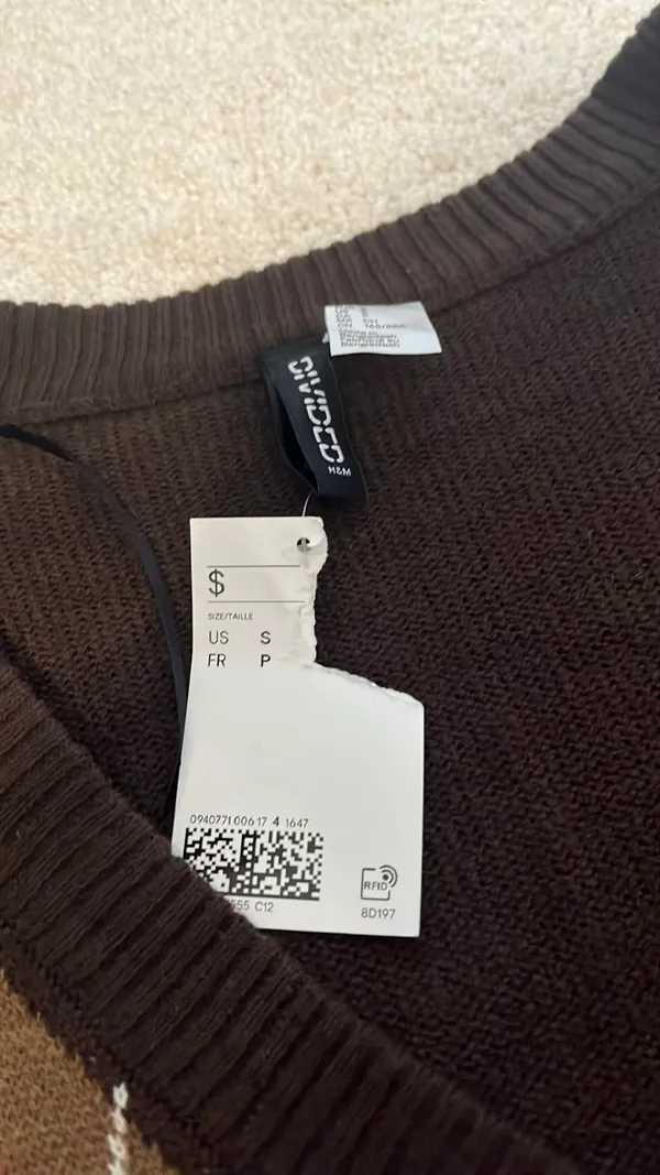 H & M “Divided” cropped cardigan - Image 5