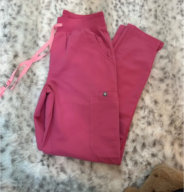 FIGS F*ing Pink Scrub Set - Image 5