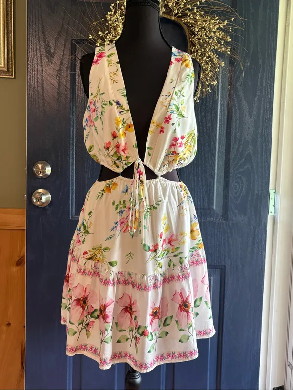 Cupshe spring crush floral mini dress size medium NWT - Image 4
