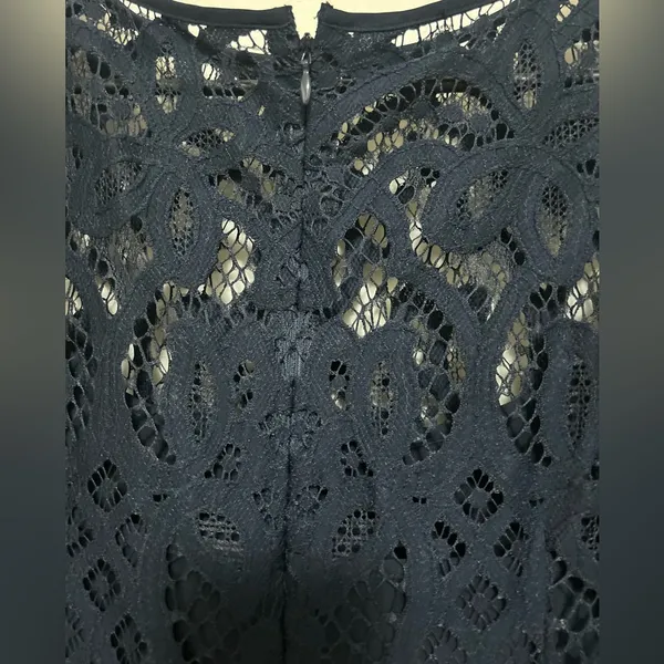 Loft Navy‎ Shift Dress with Lace Shell Size 4 - Image 6