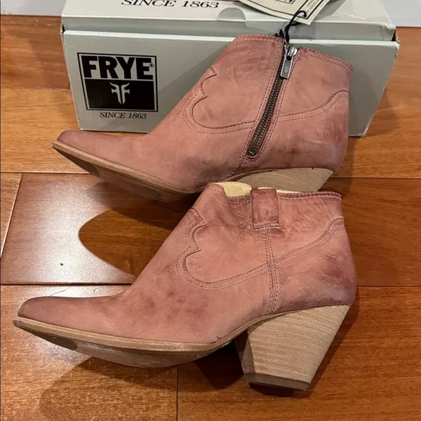 NWT Frye Women's Dusty‎ Rose Reina Bootie Bufny Ankle Bootie size 7M - Image 4