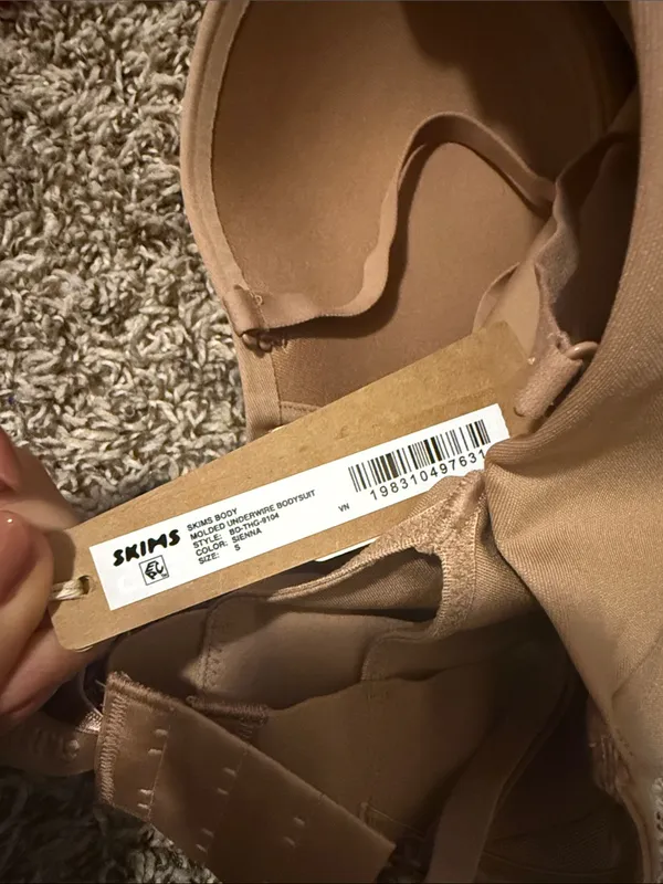 Nwt Skims Molded Body Underwire Thong Bodysuit Strapless Sienna Small (B13) - Image 3