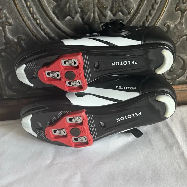 Peloton Bike Cycling Shoes Unisex Size 40‎ (women's 9-9.5) Black Red, Cleats EUC - Image 4