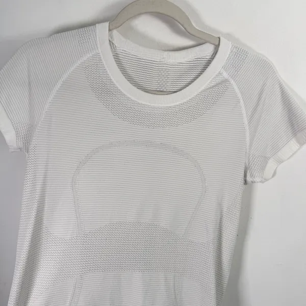Lululemon White Swiftly Tech Short Sleeve Shirt Athletic Gym Running Womens 8 - Image 3