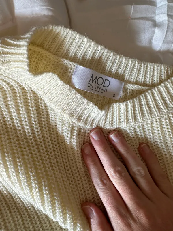 Mod On Trend Oversized Sweater - Image 2