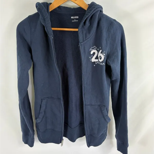 NWT Hollister Class of 26 Senior Graduation Full Zip Hoodie Size Small - Image 2