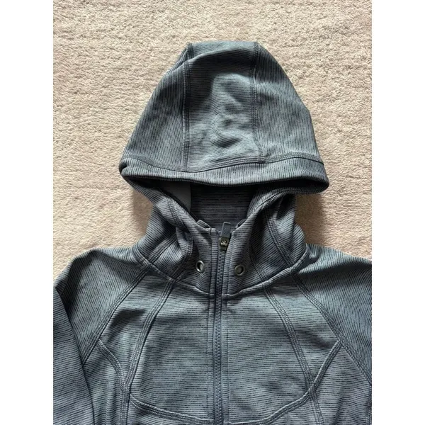 Athleta Women's Gray Full Zip Hooded Sweatshirt‎ Size Small - Image 4