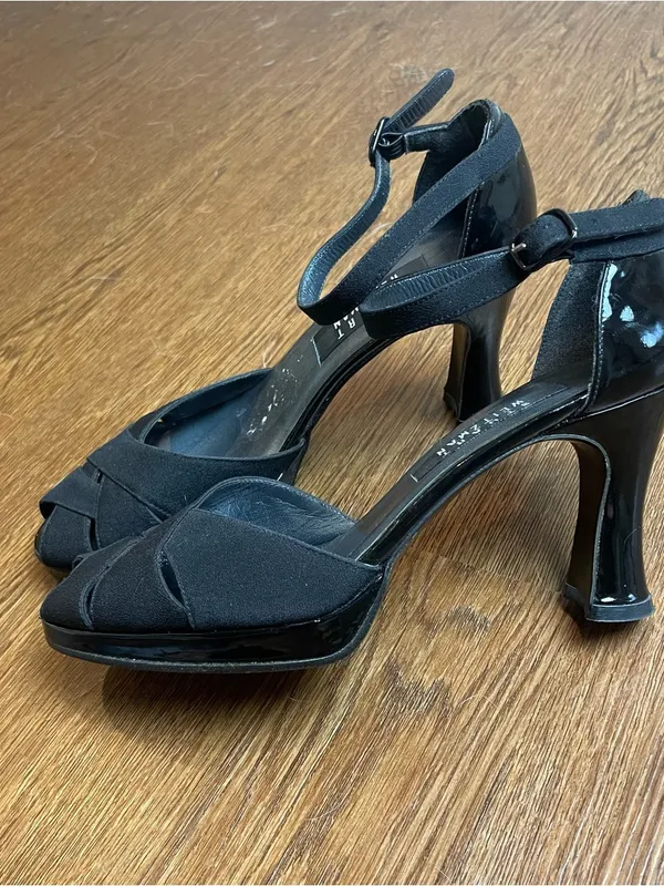 Vintage Stuart Weitzman Black Ankle-Strap Heels Size 7.5 - Image 5