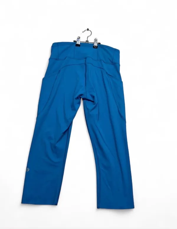 Blue Lululemon capri leggings with pockets #activewear #athleisure - Image 2