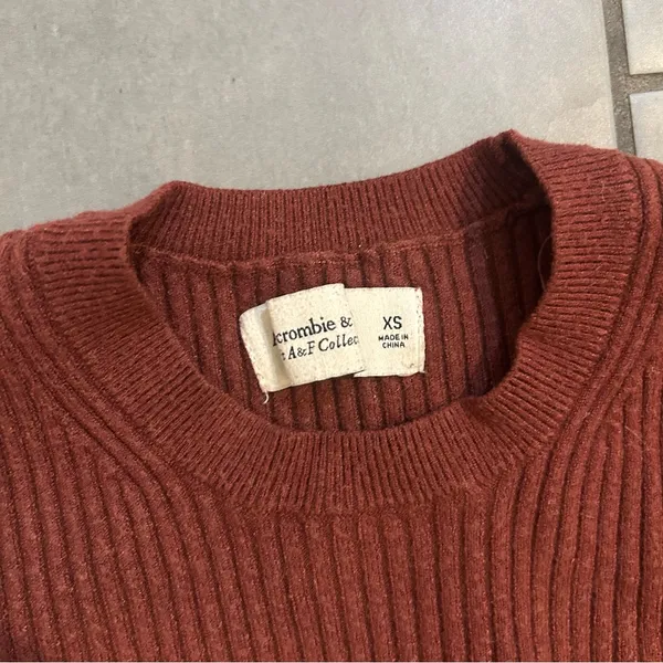 Abercrombie and Fitch Ribknit Shrug in Red - Image 3