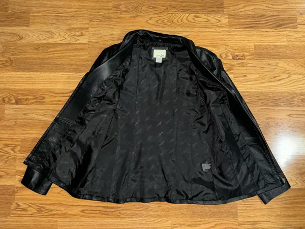 East 5th Black Leather Jacket Coat Women’s Size Medium Full Zip Side Pockets EUC - Image 5