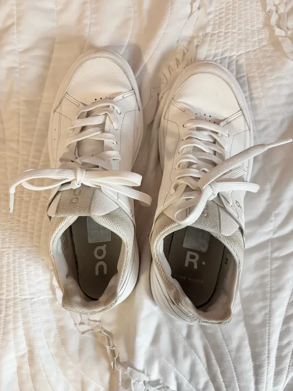 On Cloud The Roger - Image 4
