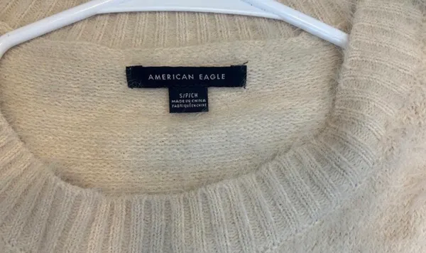 American Eagle cream & tan sweater #americaneagle #cozy - Image 3