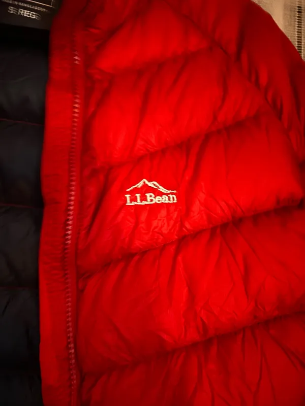 L.L. Bean Men's Ultralight 850 Down Jacket - Image 3