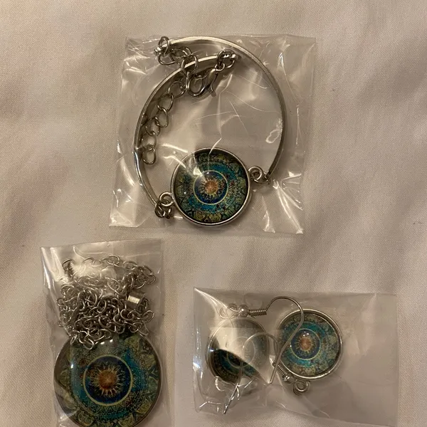 Mandala flower time gemstone necklace, bracelet‎ & earrings set, glass pendant - Image 6