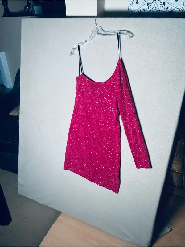 Plus size Pink One-Shoulder Sparkle Mini Dress with sequins, Stretchy Size 2X. - Image 4