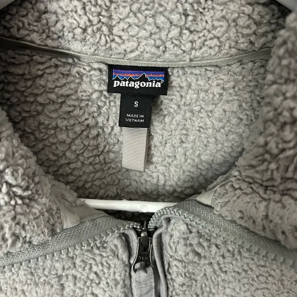Patagonia Women's Quarter Zip Pullover in Gray Small - Image 5