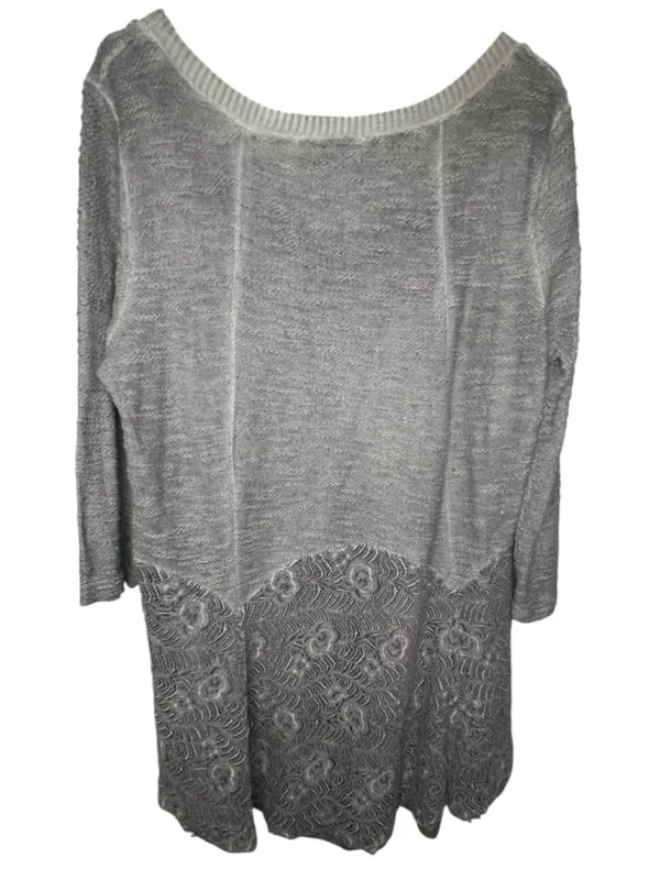 Gimmicks By BKE Grey Lace Boho High Low Tunic 3/4 Sleeve Top With Layered Hem - Image 5