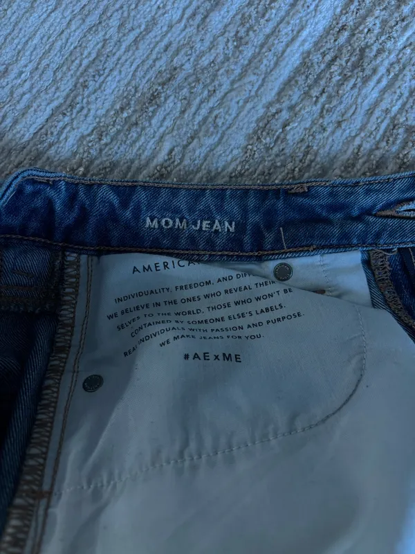 American Eagle Mom Jeans - Image 3