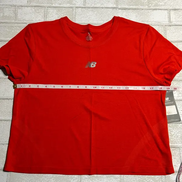 New Balance Women's Cropped T-Shirt - Image 6