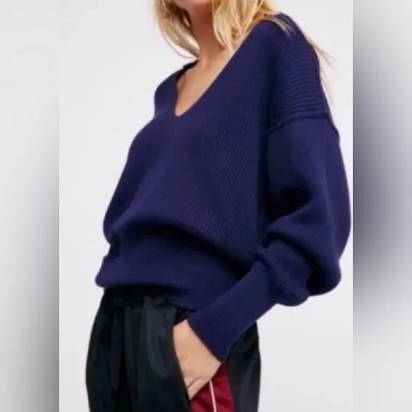 Free People‎ Navy Blue Allure Rib Knit Slouchy V-Neck Pullover Sweater Size XS - Image 2
