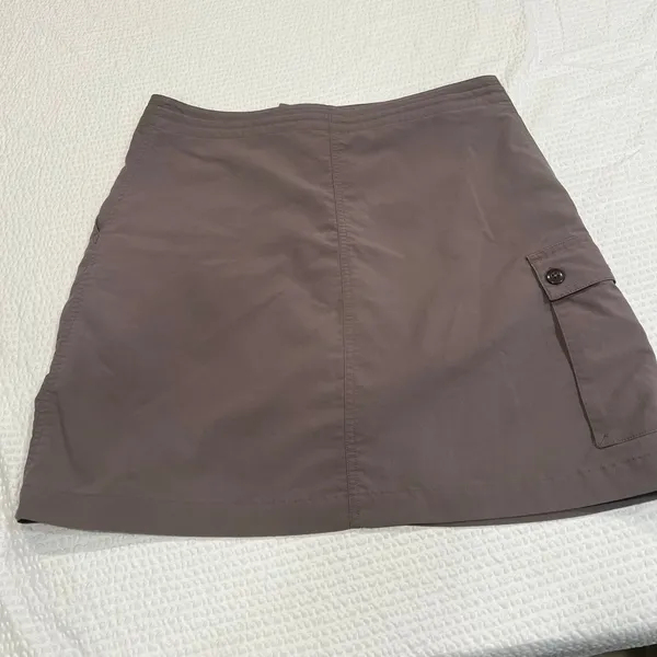 Patagonia gray skirt with shorts size 6 women - Image 7