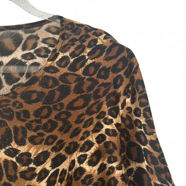 Early 2000s grandma core leopard print padded shoulder top MADE IN USA - Image 4