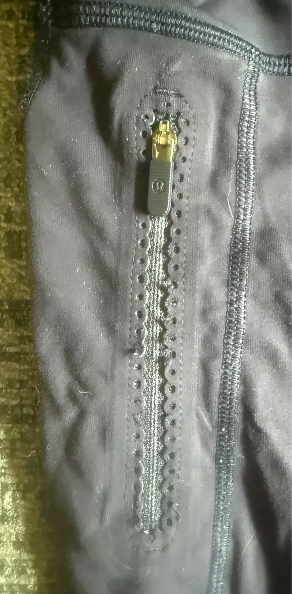 Navy Lululemon Leggings - Image 4