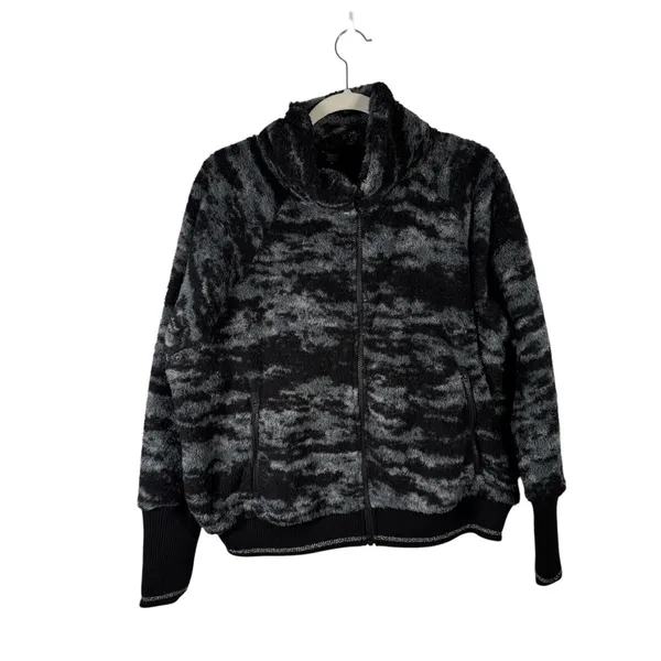 Athleta‎ Tugga Sherpa Jacket Full Zip Fog Camp Black Camo Womens Plus Size 1x - Image 3